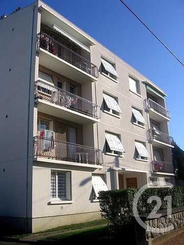 Appartement F3 à louer - 3 pièces - 79.0 m2 - MONTLUCON - 03 - AUVERGNE - Century 21 Pasquet Immobilier