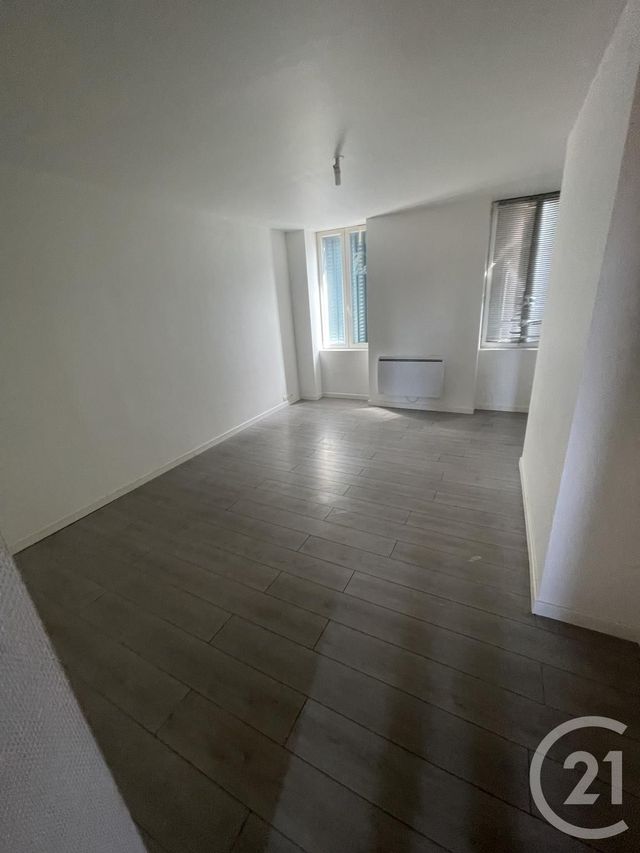 Afficher la photo en grand immeuble à vendre - 250.0 m2 - MONTLUCON - 03 - AUVERGNE - Century 21 Pasquet Immobilier