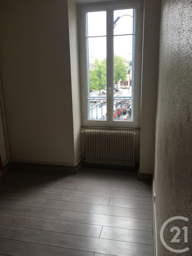 Afficher la photo en grand immeuble à vendre - 250.0 m2 - MONTLUCON - 03 - AUVERGNE - Century 21 Pasquet Immobilier