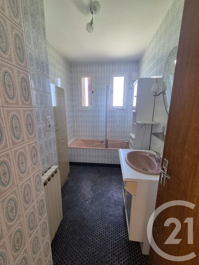 maison à louer - 4 pièces - 103.4 m2 - MONTLUCON - 03 - AUVERGNE - Century 21 Pasquet Immobilier