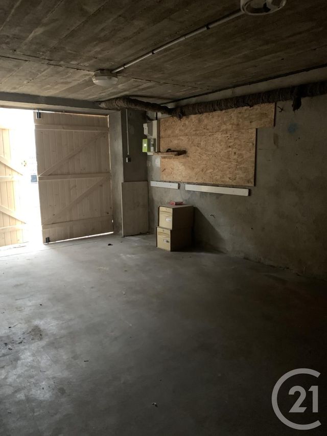 Afficher la photo en grand Appartement F4 à louer - 4 pièces - 80.0 m2 - MONTLUCON - 03 - AUVERGNE - Century 21 Pasquet Immobilier
