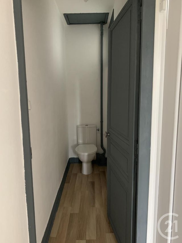 Afficher la photo en grand Appartement F4 à louer - 4 pièces - 80.0 m2 - MONTLUCON - 03 - AUVERGNE - Century 21 Pasquet Immobilier