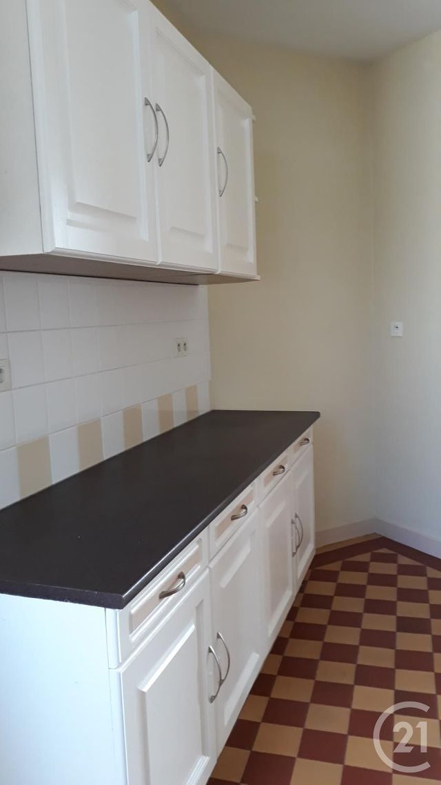 appartement à louer - 3 pièces - 66.5 m2 - MONTLUCON - 03 - AUVERGNE - Century 21 Pasquet Immobilier appartement à louer - 3 pièces - 66.5 m2 - MONTLUCON - 03 - AUVERGNE - Century 21 Pasquet Immobilier