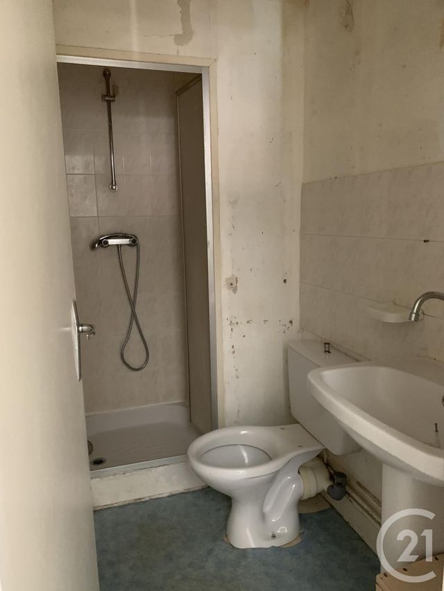 Appartement F2 à louer - 2 pièces - 40.0 m2 - MONTLUCON - 03 - AUVERGNE - Century 21 Pasquet Immobilier Appartement F2 à louer - 2 pièces - 40.0 m2 - MONTLUCON - 03 - AUVERGNE - Century 21 Pasquet Immobilier