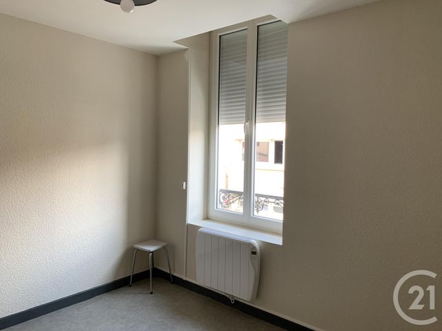 Afficher la photo en grand Appartement F1 à louer - 1 pièce - 30.0 m2 - MONTLUCON - 03 - AUVERGNE - Century 21 Pasquet Immobilier