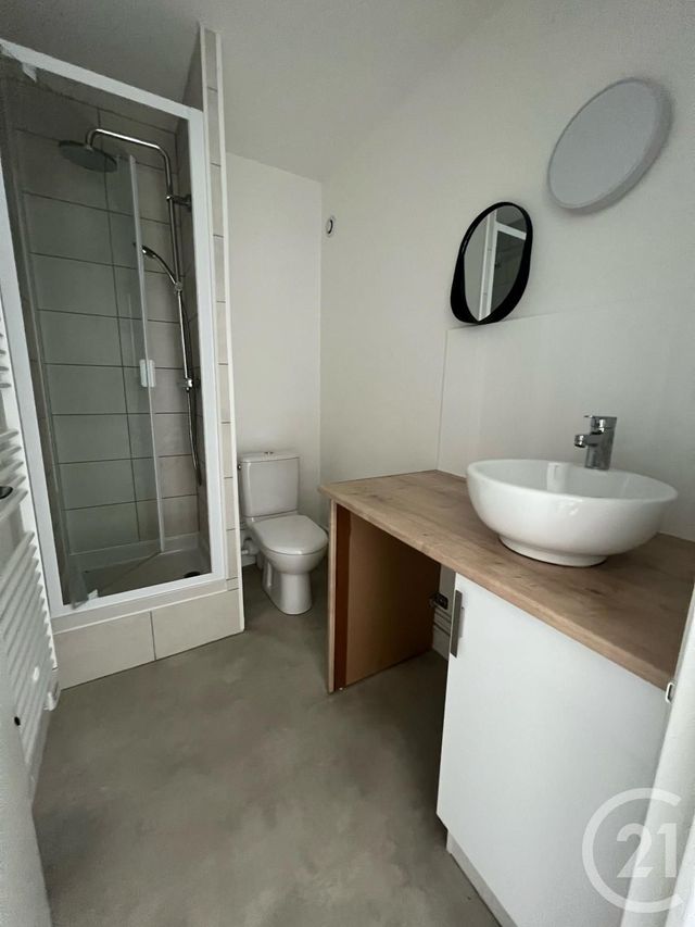 Appartement F1 à louer - 1 pièce - 30.0 m2 - MONTLUCON - 03 - AUVERGNE - Century 21 Pasquet Immobilier