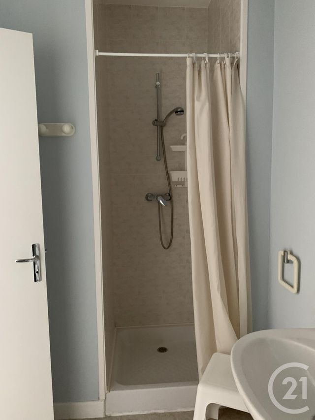 Afficher la photo en grand Studio à louer - 1 pièce - 24.03 m2 - MONTLUCON - 03 - AUVERGNE - Century 21 Pasquet Immobilier