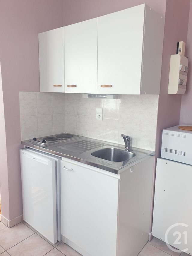 Afficher la photo en grand Studio à louer - 1 pièce - 22.0 m2 - MONTLUCON - 03 - AUVERGNE - Century 21 Pasquet Immobilier