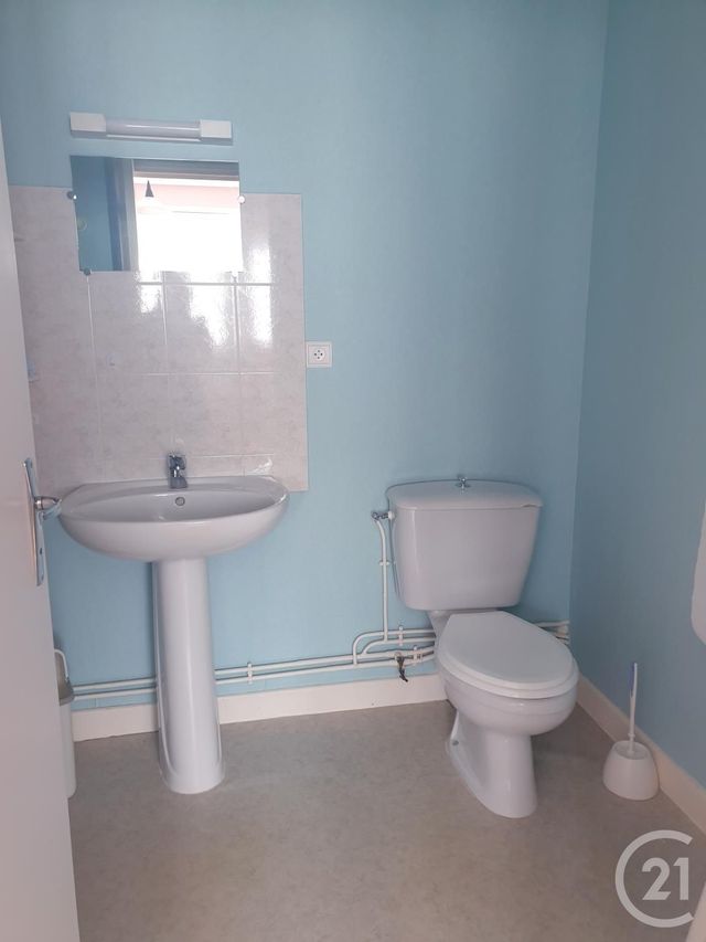 Afficher la photo en grand Studio à louer - 1 pièce - 22.0 m2 - MONTLUCON - 03 - AUVERGNE - Century 21 Pasquet Immobilier