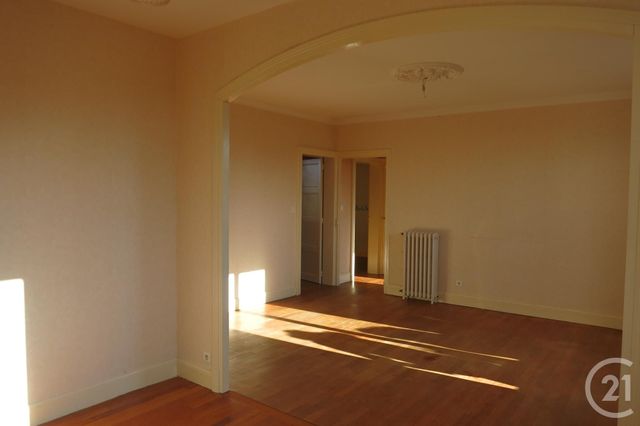 Appartement F4 à louer - 4 pièces - 80.0 m2 - DESERTINES - 03 - AUVERGNE - Century 21 Pasquet Immobilier Appartement F4 à louer - 4 pièces - 80.0 m2 - DESERTINES - 03 - AUVERGNE - Century 21 Pasquet Immobilier