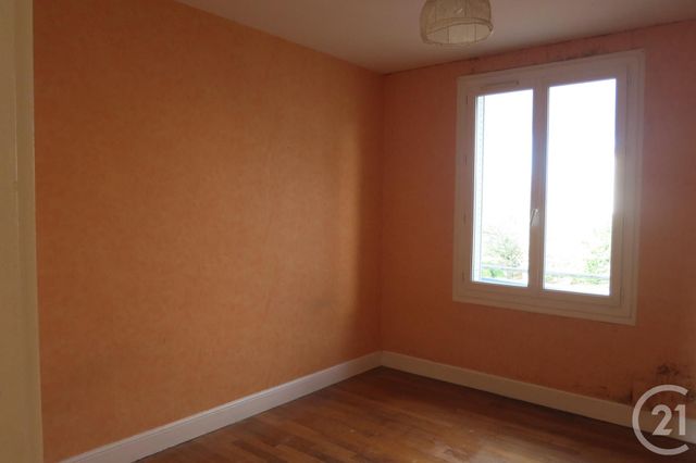 Appartement F4 à louer - 4 pièces - 80.0 m2 - DESERTINES - 03 - AUVERGNE - Century 21 Pasquet Immobilier Appartement F4 à louer - 4 pièces - 80.0 m2 - DESERTINES - 03 - AUVERGNE - Century 21 Pasquet Immobilier