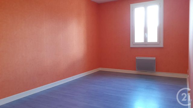 Appartement F4 à vendre - 5 pièces - 98.0 m2 - MONTLUCON - 03 - AUVERGNE - Century 21 Pasquet Immobilier Appartement F4 à vendre - 5 pièces - 98.0 m2 - MONTLUCON - 03 - AUVERGNE - Century 21 Pasquet Immobilier