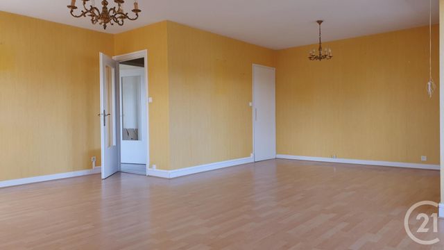 Appartement F4 à vendre - 5 pièces - 98.0 m2 - MONTLUCON - 03 - AUVERGNE - Century 21 Pasquet Immobilier Appartement F4 à vendre - 5 pièces - 98.0 m2 - MONTLUCON - 03 - AUVERGNE - Century 21 Pasquet Immobilier