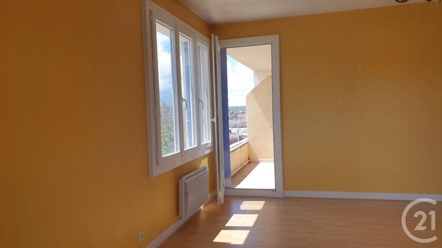 Appartement F4 à vendre - 5 pièces - 98.0 m2 - MONTLUCON - 03 - AUVERGNE - Century 21 Pasquet Immobilier Appartement F4 à vendre - 5 pièces - 98.0 m2 - MONTLUCON - 03 - AUVERGNE - Century 21 Pasquet Immobilier