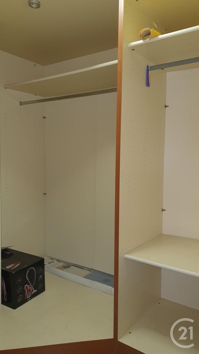 Appartement F4 à vendre - 5 pièces - 98.0 m2 - MONTLUCON - 03 - AUVERGNE - Century 21 Pasquet Immobilier Appartement F4 à vendre - 5 pièces - 98.0 m2 - MONTLUCON - 03 - AUVERGNE - Century 21 Pasquet Immobilier