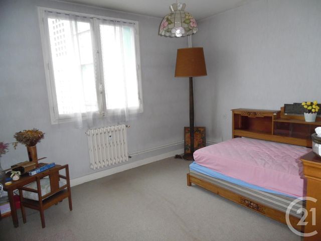 Appartement F3 à vendre - 3 pièces - 66.92 m2 - MONTLUCON - 03 - AUVERGNE - Century 21 Pasquet Immobilier Appartement F3 à vendre - 3 pièces - 66.92 m2 - MONTLUCON - 03 - AUVERGNE - Century 21 Pasquet Immobilier