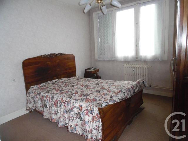 Appartement F3 à vendre - 3 pièces - 66.92 m2 - MONTLUCON - 03 - AUVERGNE - Century 21 Pasquet Immobilier Appartement F3 à vendre - 3 pièces - 66.92 m2 - MONTLUCON - 03 - AUVERGNE - Century 21 Pasquet Immobilier