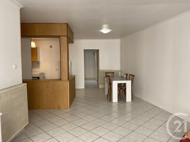 Appartement F2 à louer - 2 pièces - 39.0 m2 - MONTLUCON - 03 - AUVERGNE - Century 21 Pasquet Immobilier Appartement F2 à louer - 2 pièces - 39.0 m2 - MONTLUCON - 03 - AUVERGNE - Century 21 Pasquet Immobilier