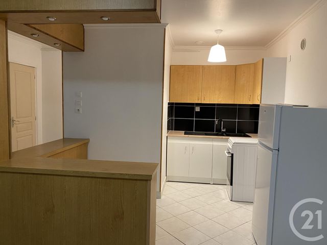 Appartement F2 à louer - 2 pièces - 39.0 m2 - MONTLUCON - 03 - AUVERGNE - Century 21 Pasquet Immobilier Appartement F2 à louer - 2 pièces - 39.0 m2 - MONTLUCON - 03 - AUVERGNE - Century 21 Pasquet Immobilier