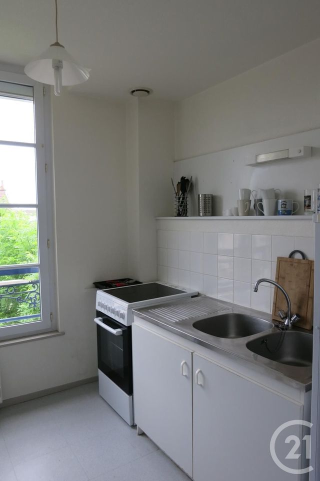 Appartement à louer - 3 pièces - 57.88 m2 - MONTLUCON - 03 - AUVERGNE - Century 21 Pasquet Immobilier Appartement à louer - 3 pièces - 57.88 m2 - MONTLUCON - 03 - AUVERGNE - Century 21 Pasquet Immobilier