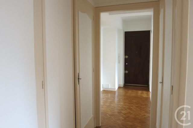 Afficher la photo en grand Appartement F4 à louer - 4 pièces - 109.0 m2 - MONTLUCON - 03 - AUVERGNE - Century 21 Pasquet Immobilier