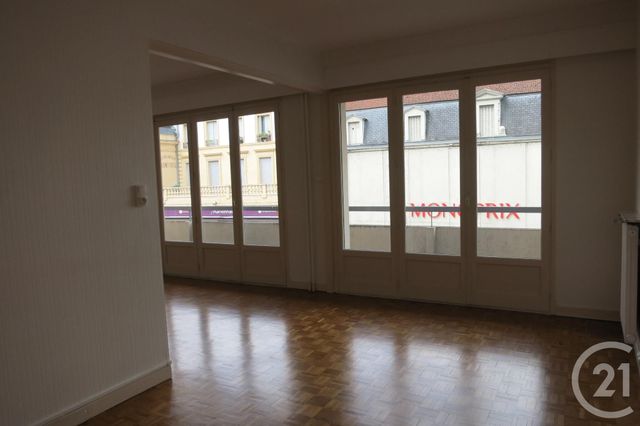Afficher la photo en grand Appartement F4 à louer - 4 pièces - 109.0 m2 - MONTLUCON - 03 - AUVERGNE - Century 21 Pasquet Immobilier