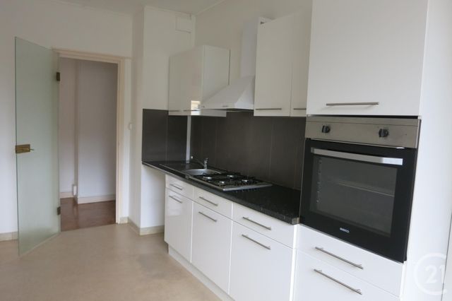 Afficher la photo en grand Appartement F4 à louer - 4 pièces - 109.0 m2 - MONTLUCON - 03 - AUVERGNE - Century 21 Pasquet Immobilier