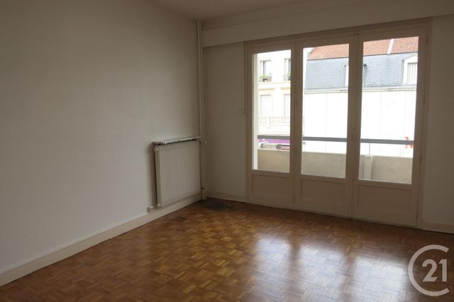 Afficher la photo en grand Appartement F4 à louer - 4 pièces - 109.0 m2 - MONTLUCON - 03 - AUVERGNE - Century 21 Pasquet Immobilier
