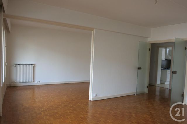 Afficher la photo en grand Appartement F4 à louer - 4 pièces - 109.0 m2 - MONTLUCON - 03 - AUVERGNE - Century 21 Pasquet Immobilier