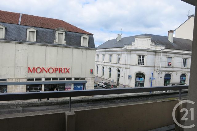 Afficher la photo en grand Appartement F4 à louer - 4 pièces - 109.0 m2 - MONTLUCON - 03 - AUVERGNE - Century 21 Pasquet Immobilier