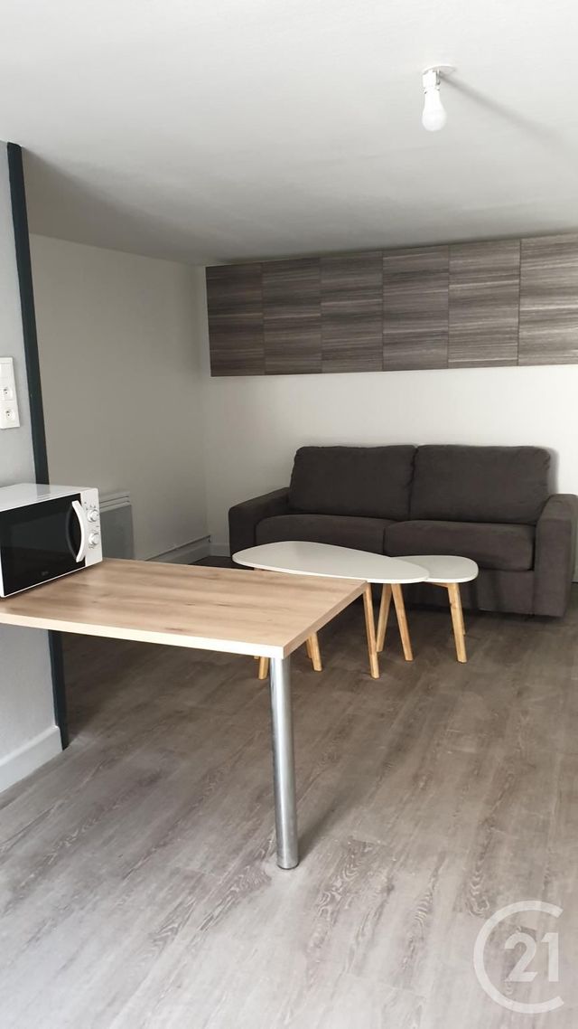 Studio à louer - 1 pièce - 22.5 m2 - MONTLUCON - 03 - AUVERGNE - Century 21 Pasquet Immobilier Studio à louer - 1 pièce - 22.5 m2 - MONTLUCON - 03 - AUVERGNE - Century 21 Pasquet Immobilier