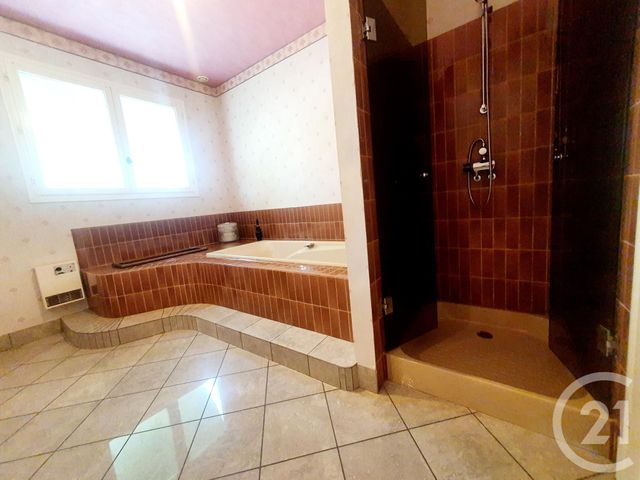 maison à vendre - 15 pièces - 181.0 m2 - DOMERAT - 03 - AUVERGNE - Century 21 Pasquet Immobilier maison à vendre - 15 pièces - 181.0 m2 - DOMERAT - 03 - AUVERGNE - Century 21 Pasquet Immobilier