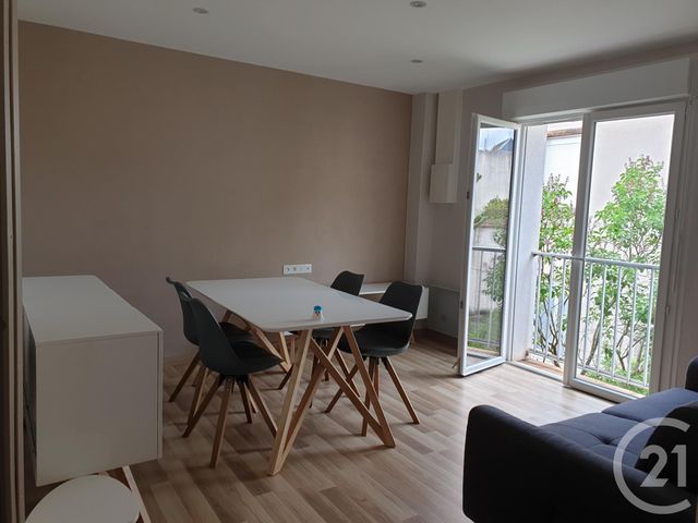 Appartement F3 à louer - 3 pièces - 42.0 m2 - MONTLUCON - 03 - AUVERGNE - Century 21 Pasquet Immobilier Appartement F3 à louer - 3 pièces - 42.0 m2 - MONTLUCON - 03 - AUVERGNE - Century 21 Pasquet Immobilier