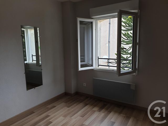 Appartement F3 à louer - 3 pièces - 42.0 m2 - MONTLUCON - 03 - AUVERGNE - Century 21 Pasquet Immobilier Appartement F3 à louer - 3 pièces - 42.0 m2 - MONTLUCON - 03 - AUVERGNE - Century 21 Pasquet Immobilier