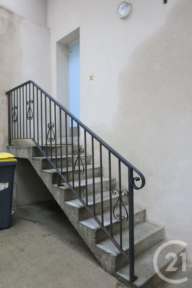 Appartement F2 à louer - 2 pièces - 25.0 m2 - MONTLUCON - 03 - AUVERGNE - Century 21 Pasquet Immobilier Appartement F2 à louer - 2 pièces - 25.0 m2 - MONTLUCON - 03 - AUVERGNE - Century 21 Pasquet Immobilier
