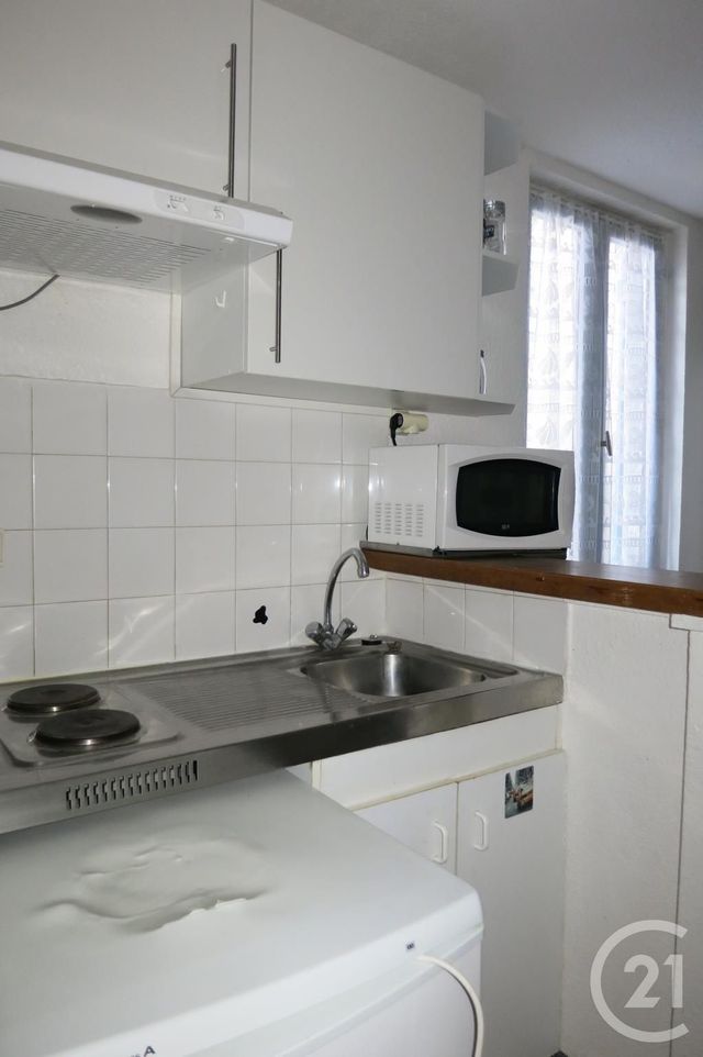 Appartement F2 à louer - 2 pièces - 25.0 m2 - MONTLUCON - 03 - AUVERGNE - Century 21 Pasquet Immobilier Appartement F2 à louer - 2 pièces - 25.0 m2 - MONTLUCON - 03 - AUVERGNE - Century 21 Pasquet Immobilier