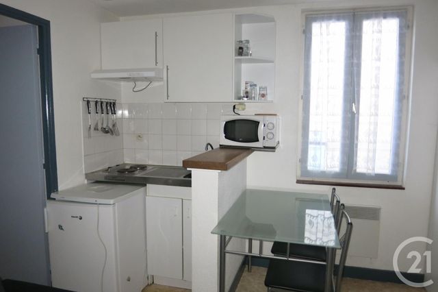 Appartement F2 à louer - 2 pièces - 25.0 m2 - MONTLUCON - 03 - AUVERGNE - Century 21 Pasquet Immobilier Appartement F2 à louer - 2 pièces - 25.0 m2 - MONTLUCON - 03 - AUVERGNE - Century 21 Pasquet Immobilier