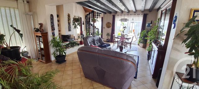 maison à vendre - 5 pièces - 161.0 m2 - ST ANGEL - 03 - AUVERGNE - Century 21 Pasquet Immobilier maison à vendre - 5 pièces - 161.0 m2 - ST ANGEL - 03 - AUVERGNE - Century 21 Pasquet Immobilier