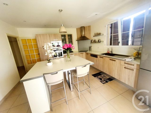 maison à vendre - 9 pièces - 159.0 m2 - DOMERAT - 03 - AUVERGNE - Century 21 Pasquet Immobilier maison à vendre - 9 pièces - 159.0 m2 - DOMERAT - 03 - AUVERGNE - Century 21 Pasquet Immobilier
