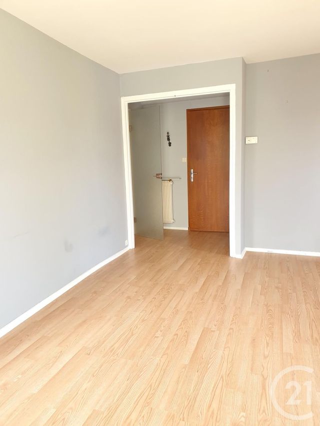 Appartement F2 à vendre - 2 pièces - 53.77 m2 - NERIS LES BAINS - 03 - AUVERGNE - Century 21 Pasquet Immobilier Appartement F2 à vendre - 2 pièces - 53.77 m2 - NERIS LES BAINS - 03 - AUVERGNE - Century 21 Pasquet Immobilier
