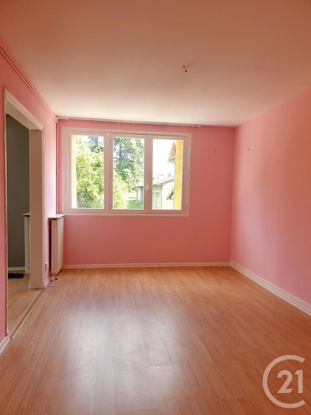 Appartement F2 à vendre - 2 pièces - 53.77 m2 - NERIS LES BAINS - 03 - AUVERGNE - Century 21 Pasquet Immobilier Appartement F2 à vendre - 2 pièces - 53.77 m2 - NERIS LES BAINS - 03 - AUVERGNE - Century 21 Pasquet Immobilier