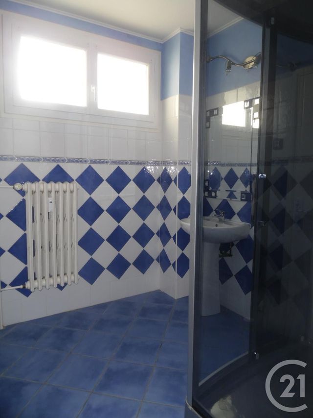 Afficher la photo en grand Appartement F3 à vendre - 4 pièces - 85.0 m2 - MONTLUCON - 03 - AUVERGNE - Century 21 Pasquet Immobilier