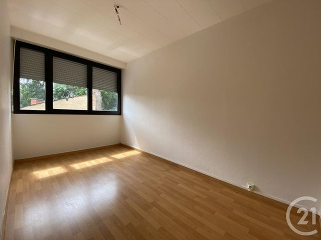 Afficher la photo en grand Appartement F3 à vendre - 4 pièces - 68.0 m2 - MONTLUCON - 03 - AUVERGNE - Century 21 Pasquet Immobilier