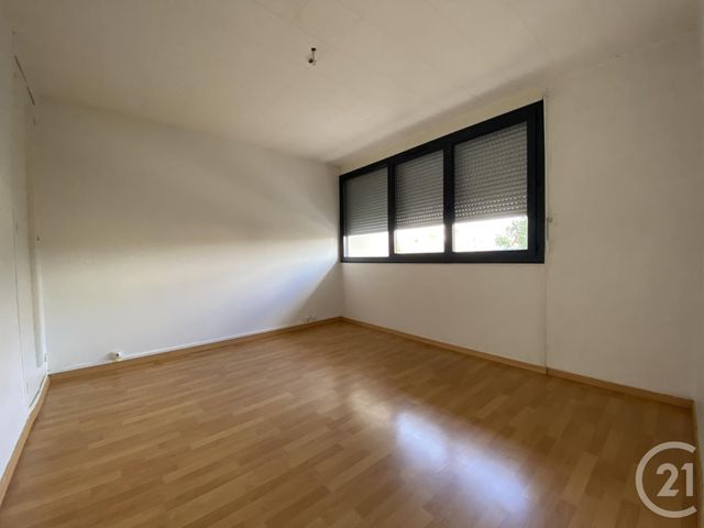 Afficher la photo en grand Appartement F3 à vendre - 4 pièces - 68.0 m2 - MONTLUCON - 03 - AUVERGNE - Century 21 Pasquet Immobilier