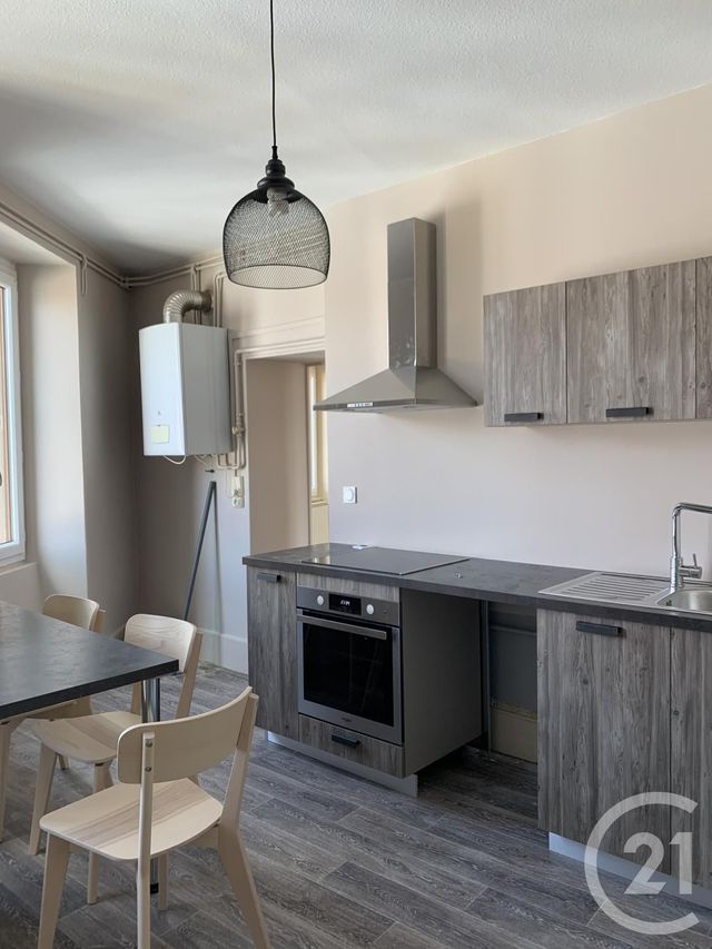 Afficher la photo en grand Appartement F3 à louer - 3 pièces - 92.82 m2 - NERIS LES BAINS - 03 - AUVERGNE - Century 21 Pasquet Immobilier
