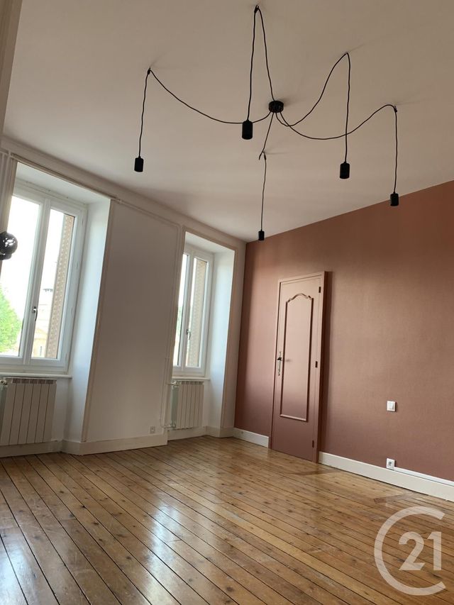 Afficher la photo en grand Appartement F3 à louer - 3 pièces - 92.82 m2 - NERIS LES BAINS - 03 - AUVERGNE - Century 21 Pasquet Immobilier