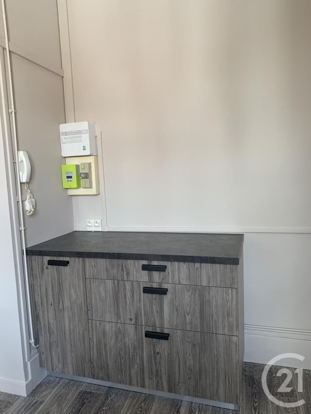 Afficher la photo en grand Appartement F3 à louer - 3 pièces - 92.82 m2 - NERIS LES BAINS - 03 - AUVERGNE - Century 21 Pasquet Immobilier