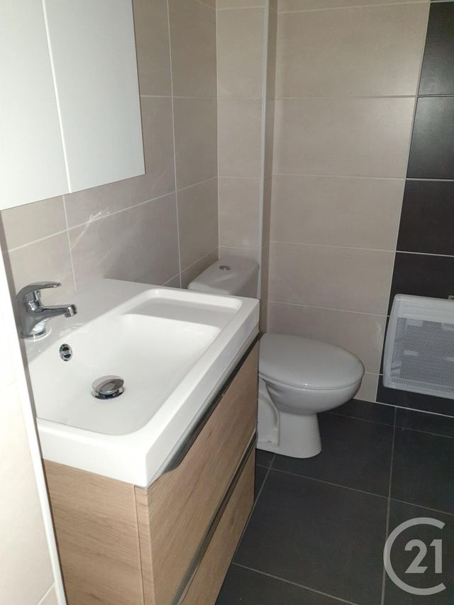 Afficher la photo en grand Studio à louer - 1 pièce - 19.0 m2 - MONTLUCON - 03 - AUVERGNE - Century 21 Pasquet Immobilier