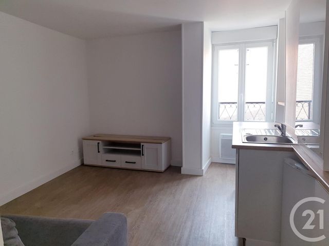 Afficher la photo en grand Studio à louer - 1 pièce - 19.0 m2 - MONTLUCON - 03 - AUVERGNE - Century 21 Pasquet Immobilier