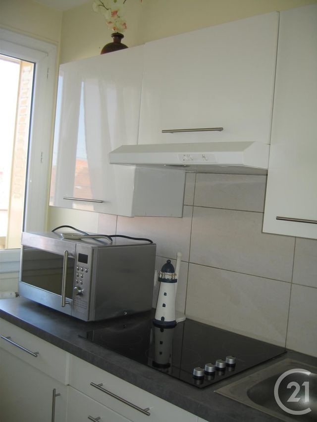 Afficher la photo en grand Appartement F1 à louer - 1 pièce - 26.0 m2 - MONTLUCON - 03 - AUVERGNE - Century 21 Pasquet Immobilier